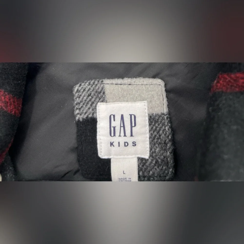 GAP Kids Plaid Shacket Jacket Pockets Button Closure Black Red Gray Size Large